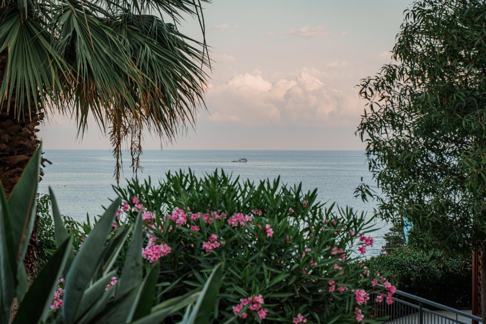 Hotel Villa Levi Sanremo Exterior foto