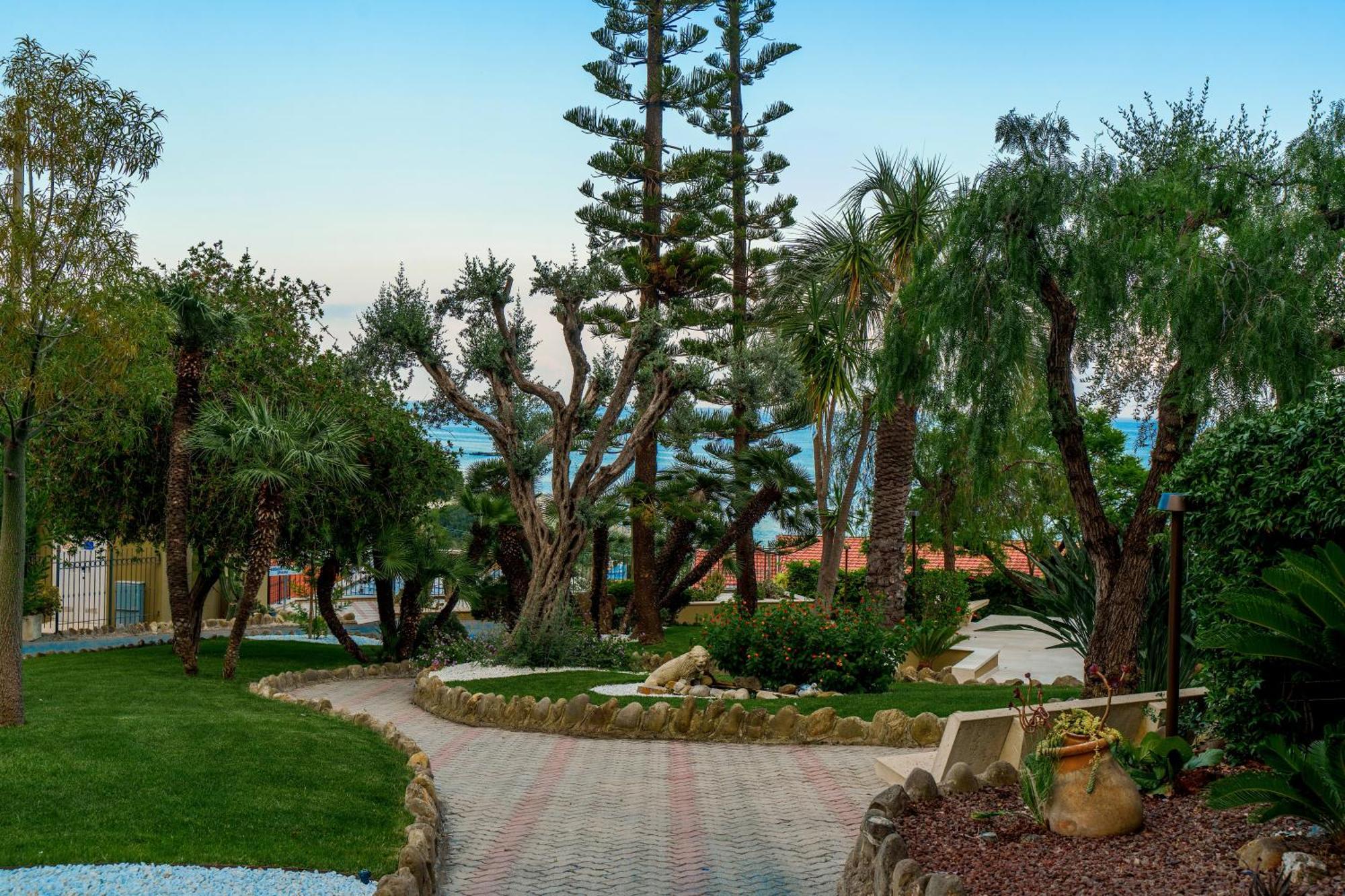 Hotel Villa Levi Sanremo Exterior foto